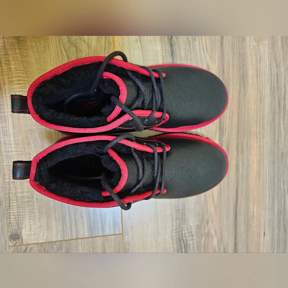 UGG Neumel Leather chukka boots